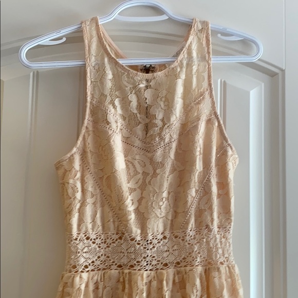 Forever 21 lace dress - Picture 2 of 7